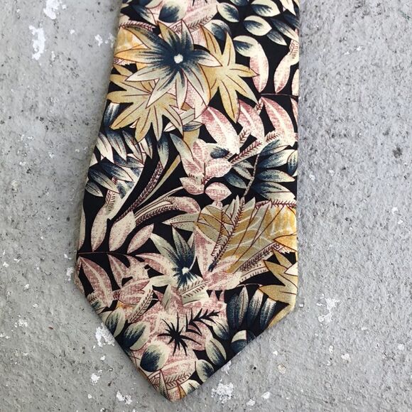 Vintage Karl Lagerfeld Floral tie - Picture 2 of 3